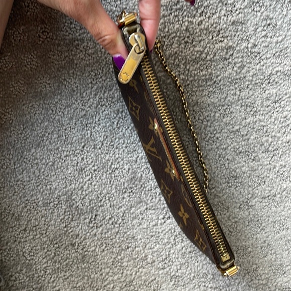 Authentic Louis Vuitton Milla - Picture 11 of 13